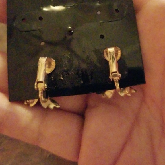 Gold Leaf Autumn Clip Earrings - Picture 5 of 6